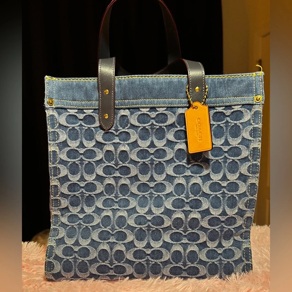 Coach Field Tote 30 Signature Denim - Picture 2 of 10